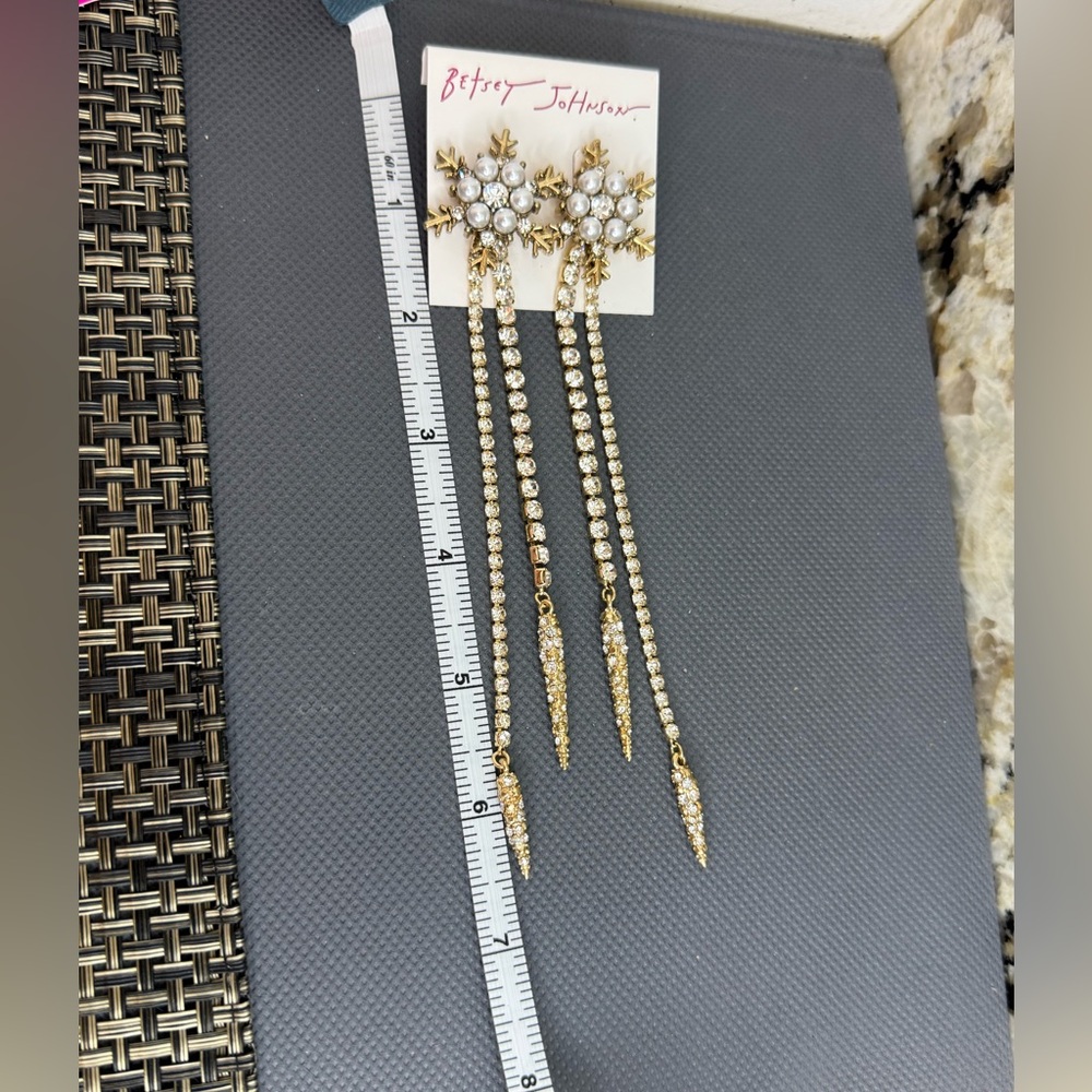 NWT Betsy Johnson Snowflake Rhinestone Crystal Long Dangle Earrings - Picture 7 of 8